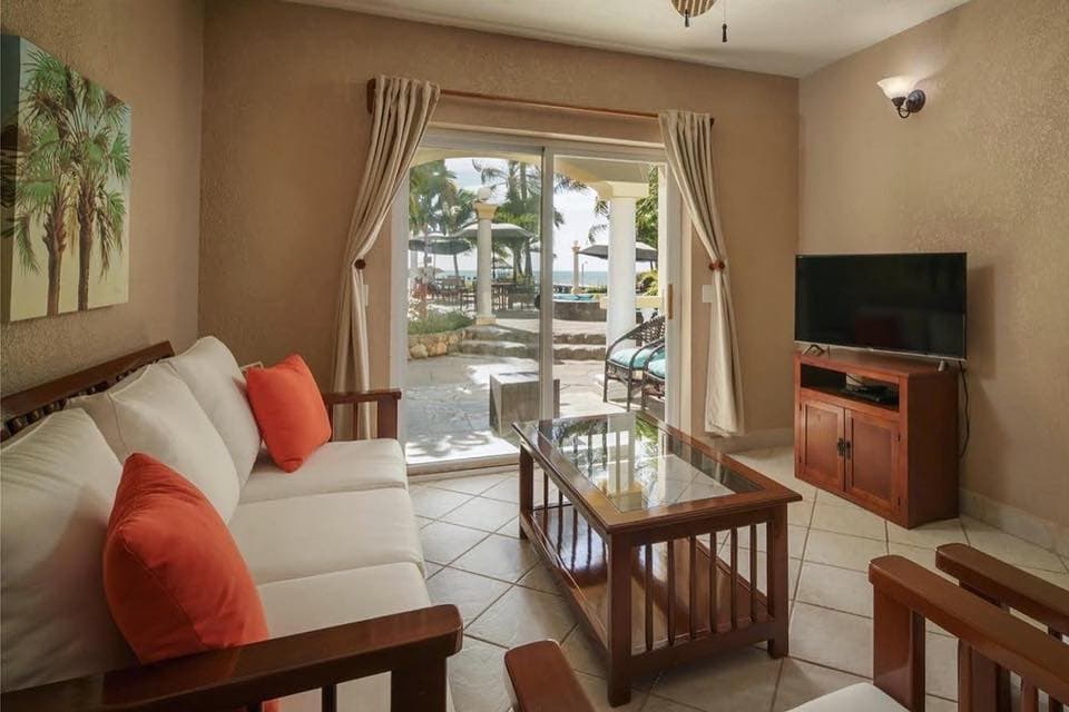 Pelican Reef Villas