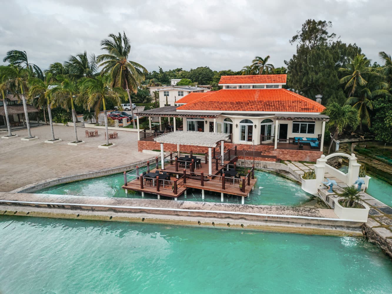 Tony's Inn & Beach Resort