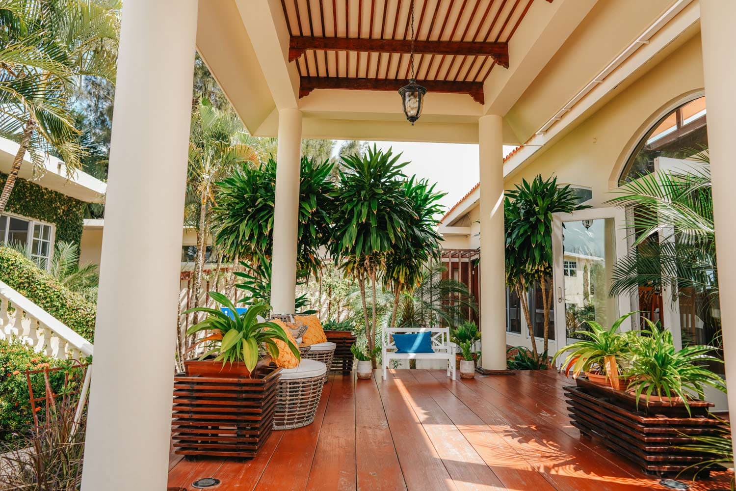 Tony's Inn & Beach Resort